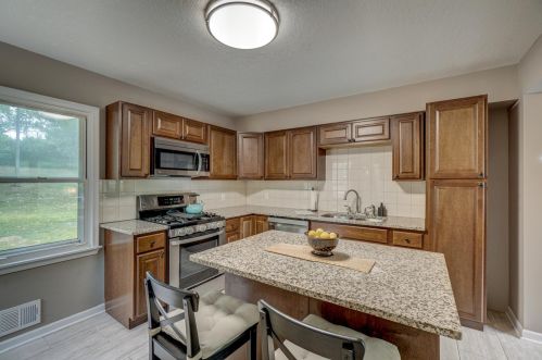 684 Eldridge Ave, Saint Paul MN  55113-6412 exterior