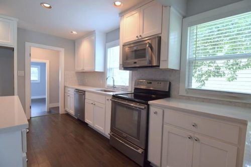 7513 Carriage Dr, Austin TX  78752-1401 exterior