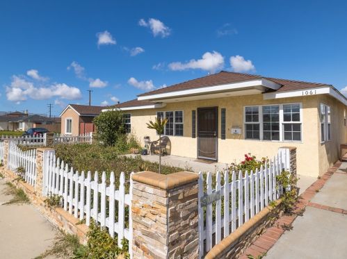 1061 210th St, Torrance, CA 90502-1625