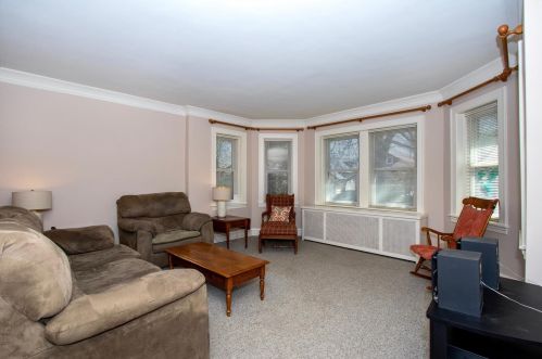 7440 Rockwell St, Chicago IL  60645-1438 exterior