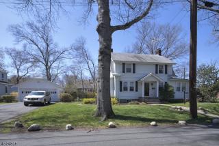 2 Oak St, Allendale NJ  07401-1907 exterior