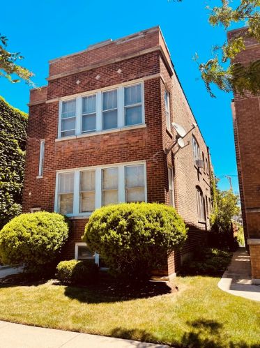 3623 Drake Ave, Chicago, IL 60618-4224