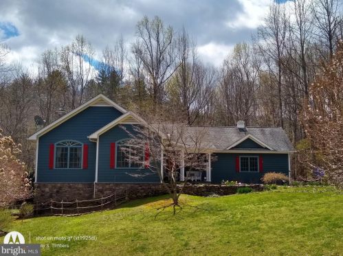 437 Rolling Rd, Sperryville, VA 22740-2315
