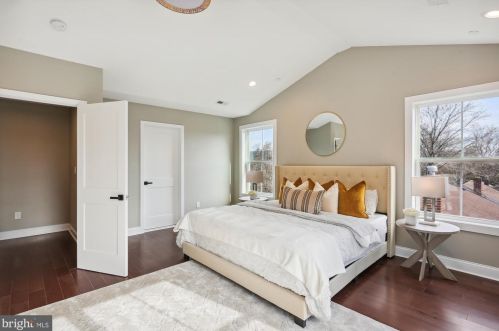 6615 Gude Ave, Silver Spring MD 20912-4827 exterior