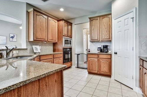 4233 San Pedro Ct, Fort Worth TX  76179-6802 exterior