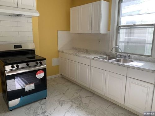 177-79 Seymour Ave, Newark, NJ 07108-1714