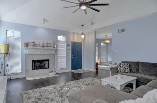 1336 Riley Dr, Carrollton TX 75007-1140 exterior