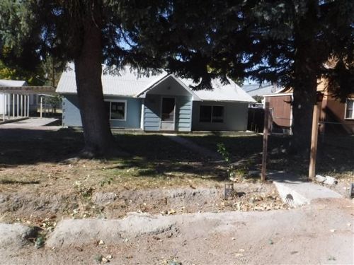 113 Michigan St, Gooding, ID 83330-1139
