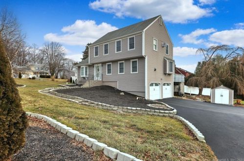 3 Spinning Wheel Rd, Upper Stepney, CT 06468-3328