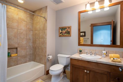 4001 Northstar Dr, Truckee CA  96161-4250 exterior