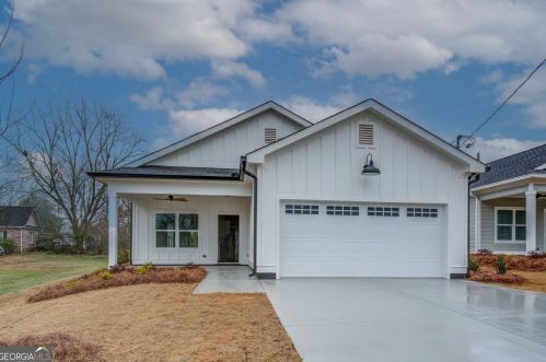 6144 Baxter St, Porterdale, GA 30014-1408