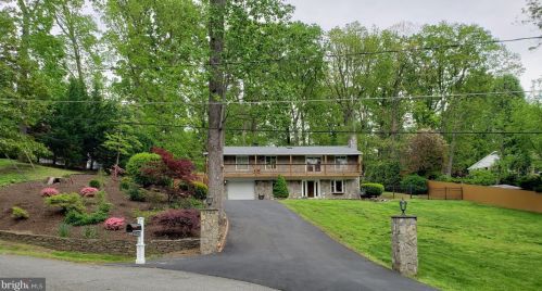 8123 Higham Rd, Lorton, VA 22079-1118