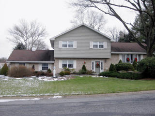 641 Hedgewick Dr, Lancaster, PA 17603-2316