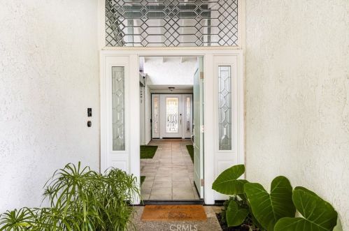6421 Calle Del Norte, Anaheim CA  92807-4203 exterior