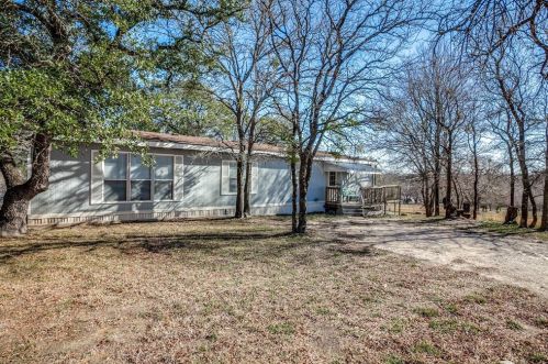 191 Harter Ln, Azle, TX 76020-1869