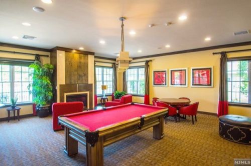 12 Magnolia Way, Paterson NJ  07508-3104 exterior