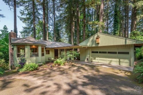 44895 Leaburg Dam Rd, Leaburg OR  97489-8506 exterior