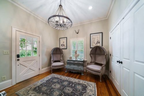 1574 Cave Rd, Atlanta GA  30327-3120 exterior