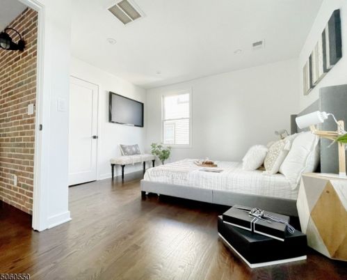 37 Ferncliff Rd, Bloomfield NJ  07003-5413 exterior