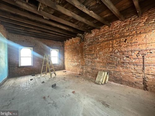 2511 19 St, Philadelphia PA 19132-3802 exterior