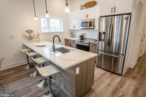 2200 11th St, Philadelphia PA  19133-1036 exterior