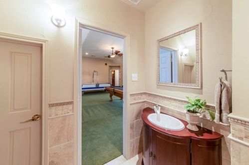 3609 Cimarron Dr, Carrollton TX 75007-6304 exterior