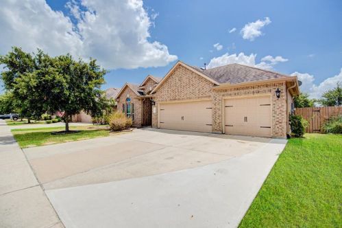 911 Fairway Dr, Morgans Point, TX 77571-7272