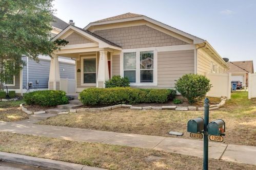 1212 Oakcrest Dr, Aubrey, TX 76227-8504