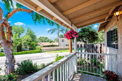 2813 Los Olivos Ln, Glendale, CA 91214-2829