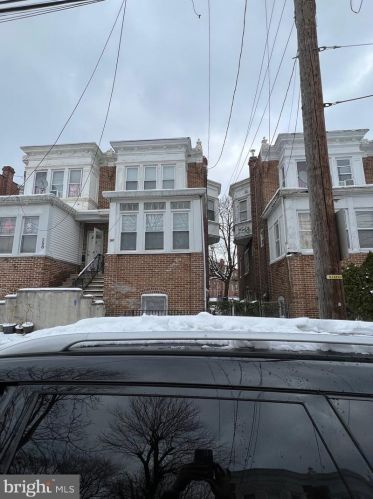 260 27th St, Camden, NJ 08105-1138