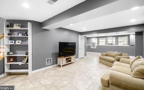 9 Wash House Cir, Middletown MD  21769-7741 exterior