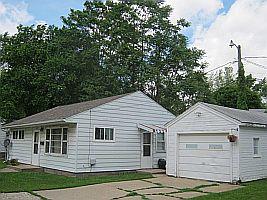 223-1 Chestnut St, Kewanee, IL 61443