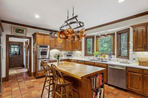 1840 Brandon Hall Dr, Atlanta GA  30350-3709 exterior