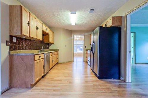 205 Chestnut Dr, Porterdale, GA 30016-5598