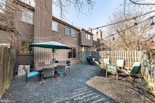 4 Jacob Ct, Trenton, NJ 08628-3341