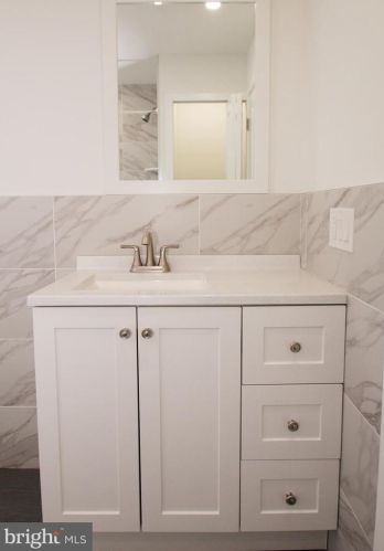 2437 13 St, Philadelphia PA  19107-5615 exterior