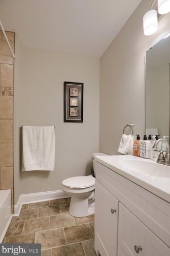 306 Beaver St, Lancaster PA  17603-5338 exterior