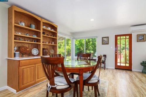 3381 El Monte Dr, Concord CA  94519-2806 exterior