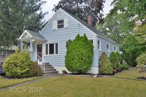 24 Dakota Ave, Dumont, NJ 07628-2829