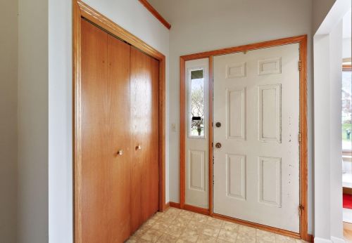 1131 Goodview Ave, Saint Paul MN  55128-6129 exterior