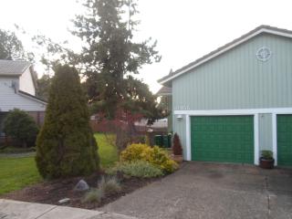 18455 Burns Ridge Ct, Beaverton OR  97007-5214 exterior