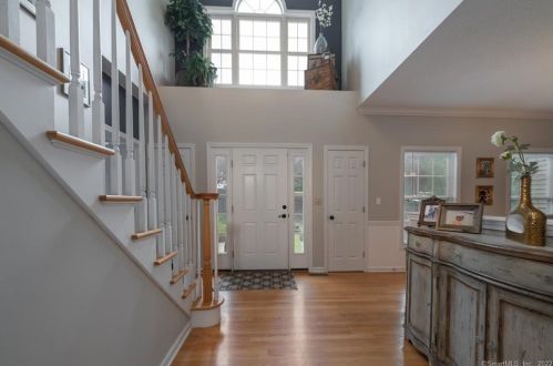 270 Budding Rdg, Southington CT  06489-4226 exterior