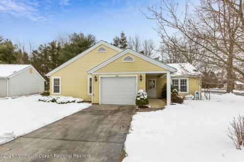 1984 Brookdale Dr, Lacey, NJ 08731-5660
