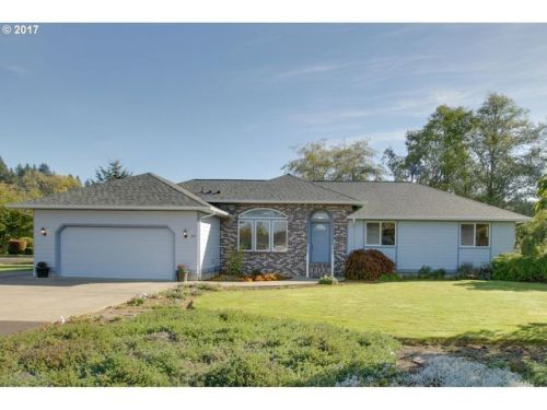 30 Monroe Dr, Puget Island, WA 98612-9641