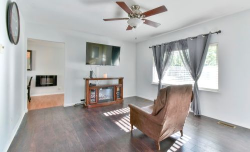 119 Creekside Dr, Lemont, IL 60440-2751