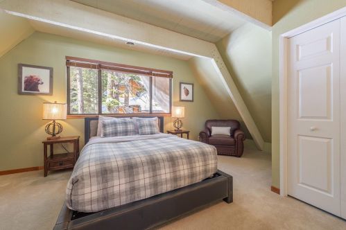 11436 Rhineland Ave, Truckee CA  96161-7067 exterior