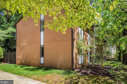 2212 Lofty Heights Pl, Herndon, VA 20191-1717