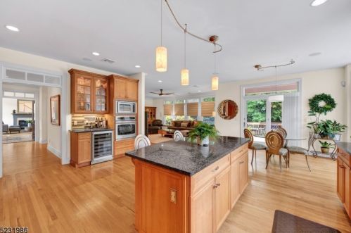 2 Sherwood Ct, Dover NJ  07869-2624 exterior