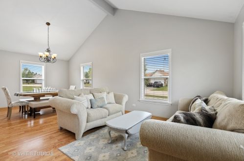 4524 Skylark Ln, Plainfield, IL 60586-7378