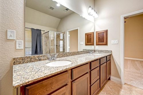 1813 Callaway Cove Ct, Richmond TX 77471-6664 exterior